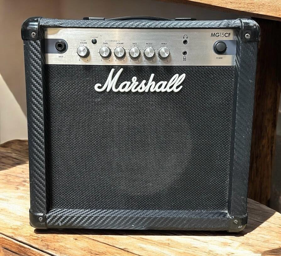 Amplificador Marshall MG-15CF - USADO